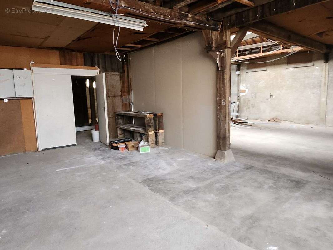 Commerce à CHALETTE-SUR-LOING