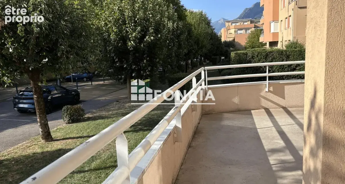 T2 avec BALCON - POSSIBILITE GARAGE dans résidence recherchée - photo 1