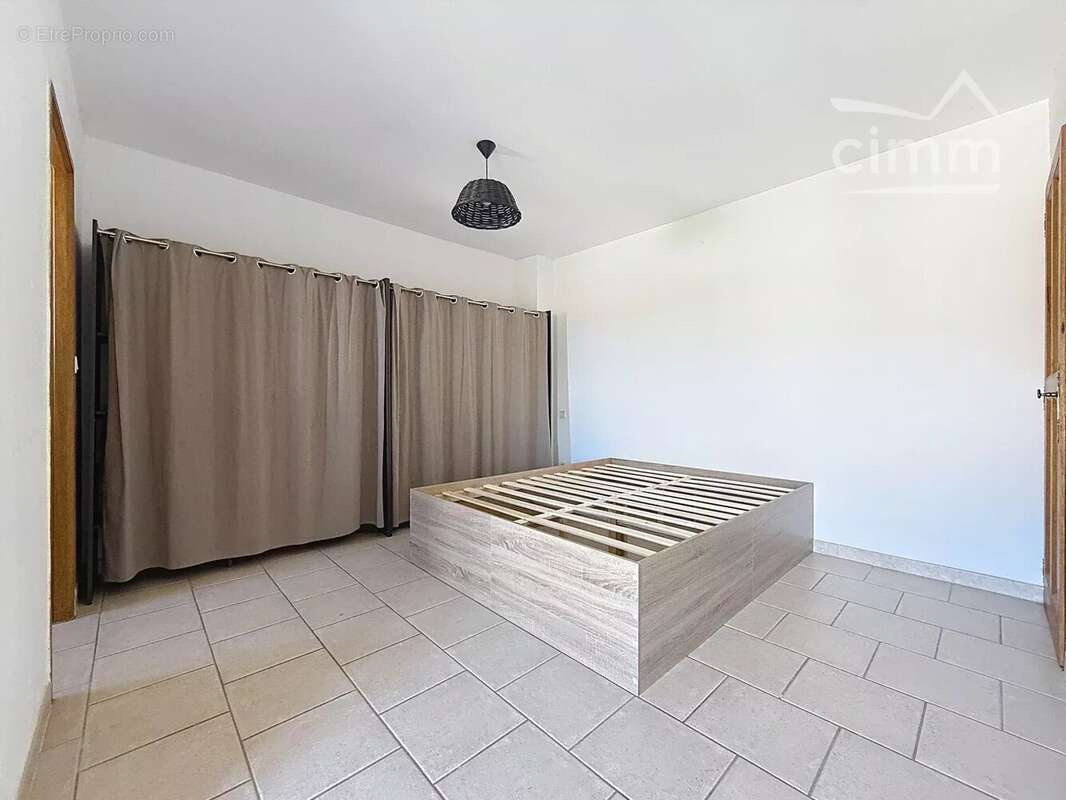 Appartement à L'ISLE-SUR-LA-SORGUE