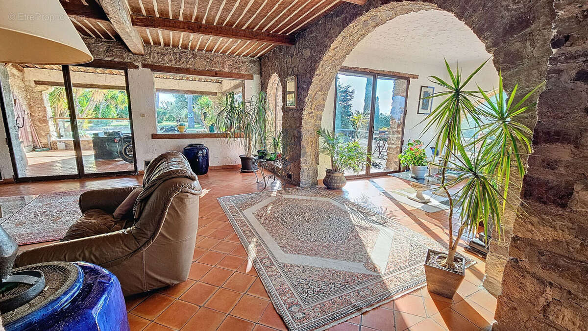 Maison à FREJUS