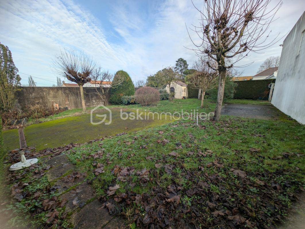 Terrain à SAINT-JULIEN-DE-CONCELLES