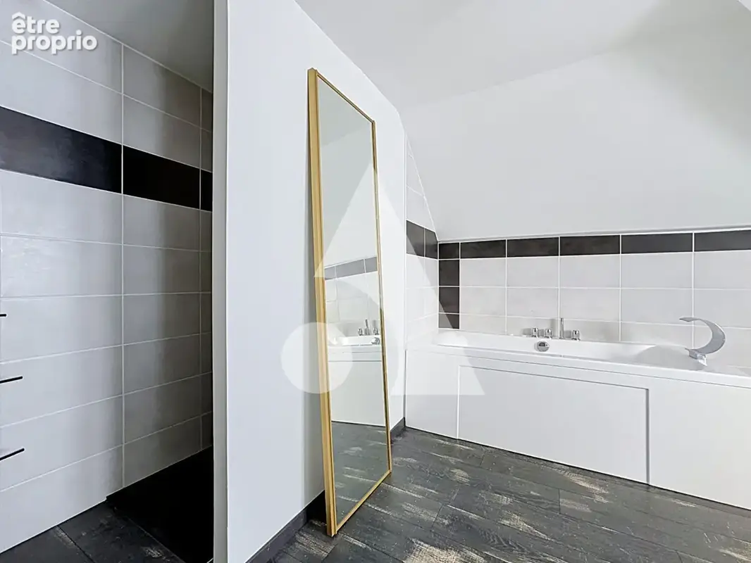 Maison de Maître des années 1920 avec dépendance - 217.98 m² habitables - Terrain de 1 430 m² - GAP ! - photo 12