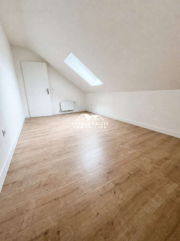 Appartement à SAINT-PIERRE-DU-PERRAY
