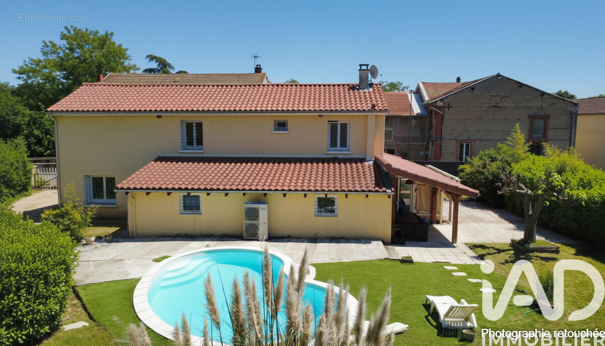Photo 1 - Maison à MORNAND-EN-FOREZ