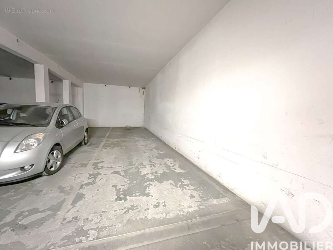 Photo 4 - Parking à LEVALLOIS-PERRET