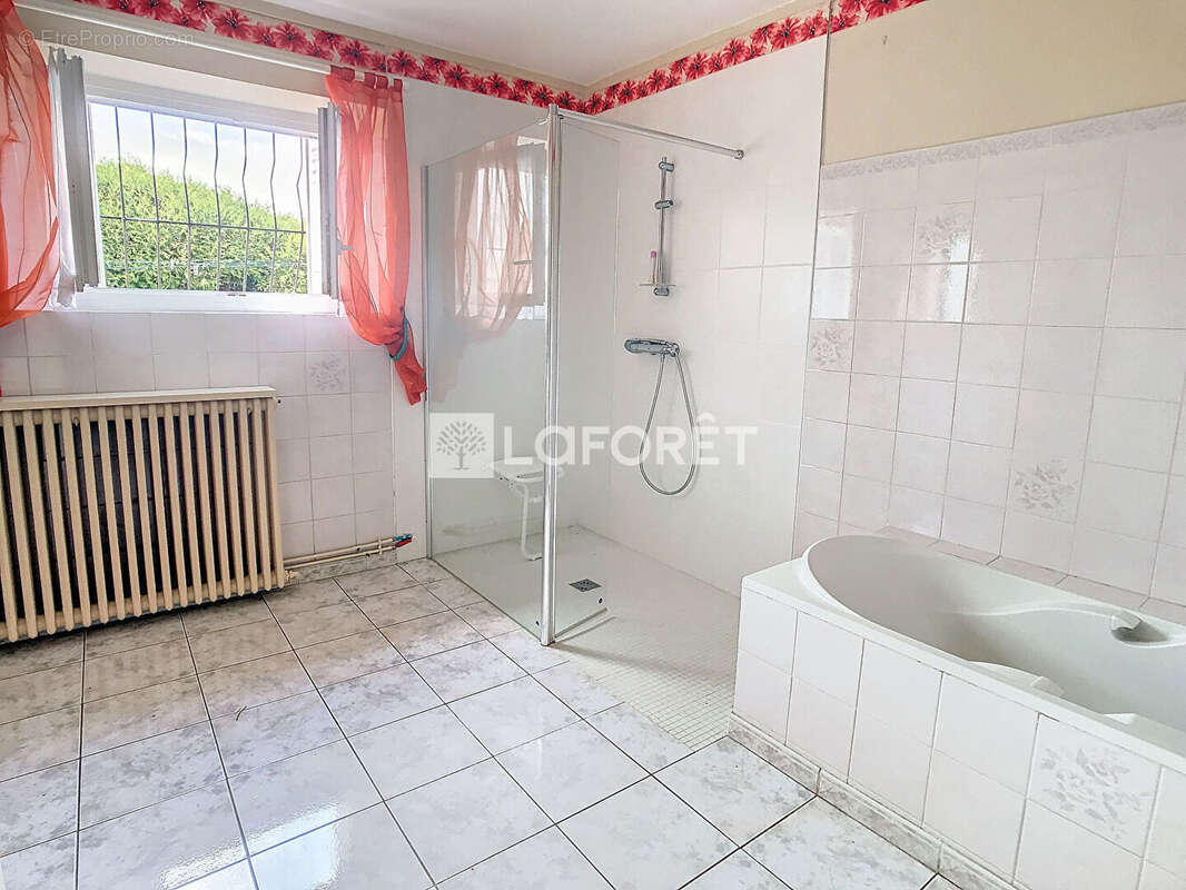 Maison à VILLERS-LE-CHATEAU