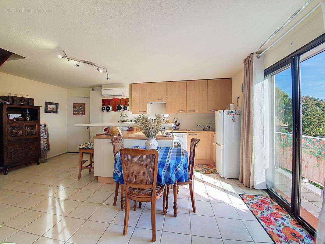 Appartement à SAINT-LAURENT-DE-LA-SALANQUE