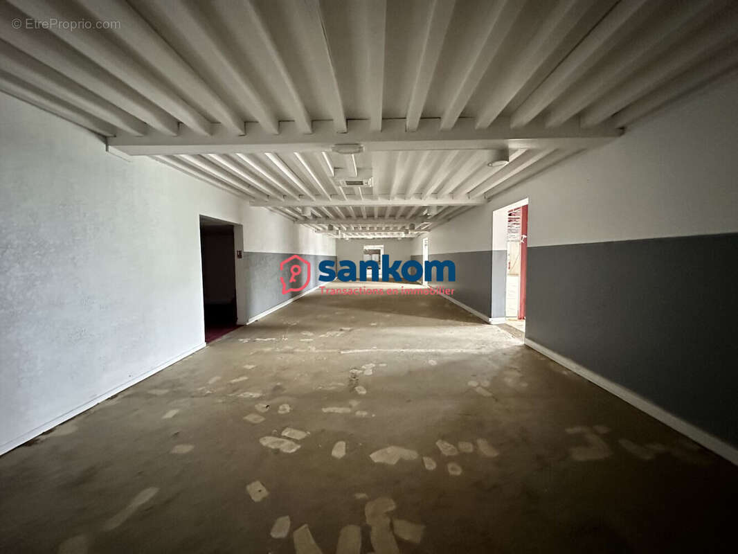 Commerce 2480 m² à Solignac-Sur-Loire  - photo 5