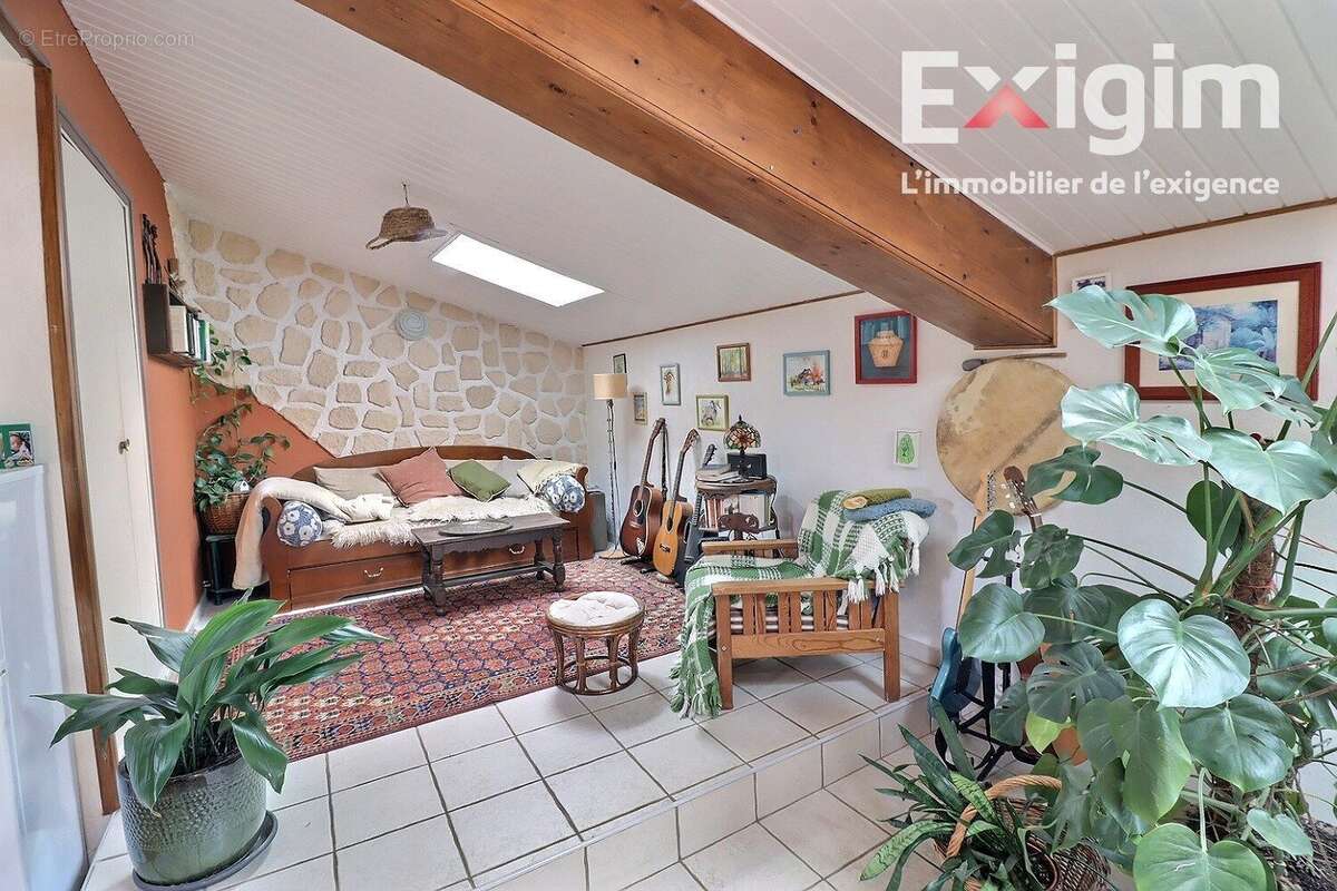 Maison à SAINT-BARTHELEMY-LE-PLAIN