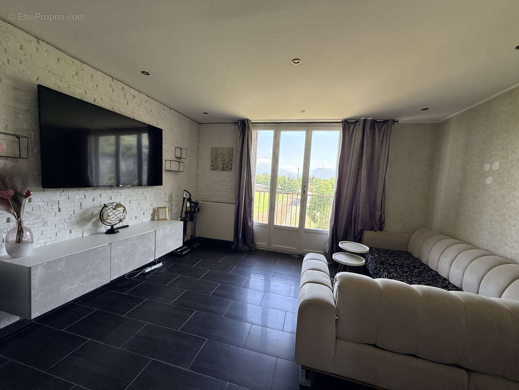 Appartement à FONTAINE