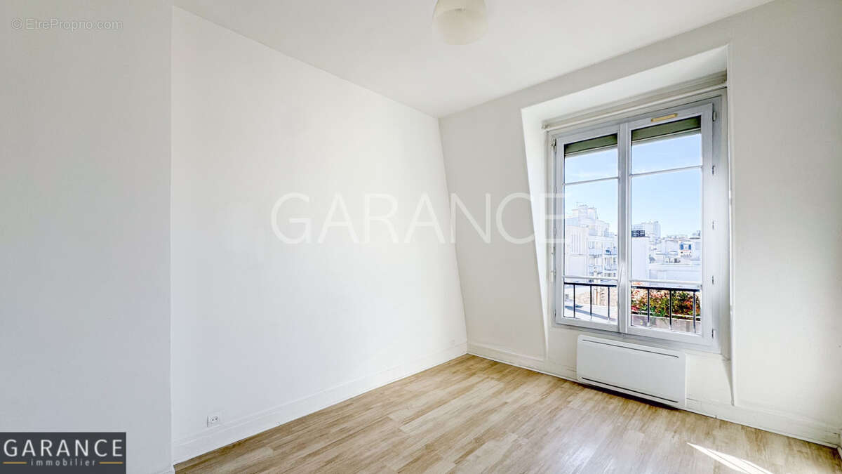 Appartement à PARIS-14E