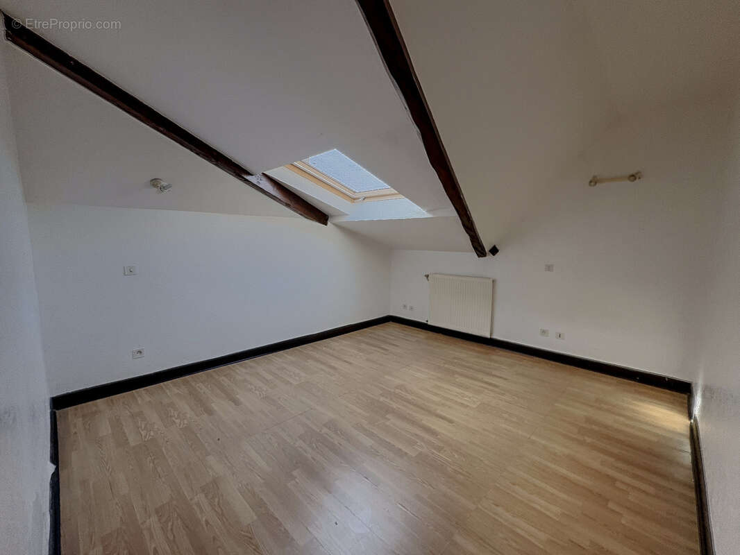 Appartement à CONTREXEVILLE