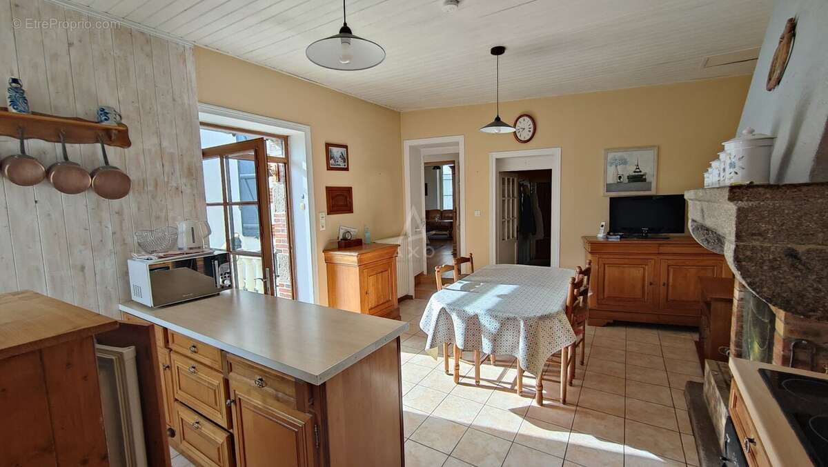 Maison à NIEUL-LE-DOLENT