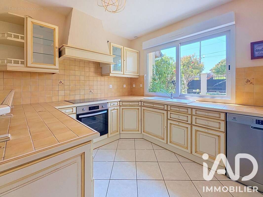 Maison 170 m² à Gagny  - photo 8