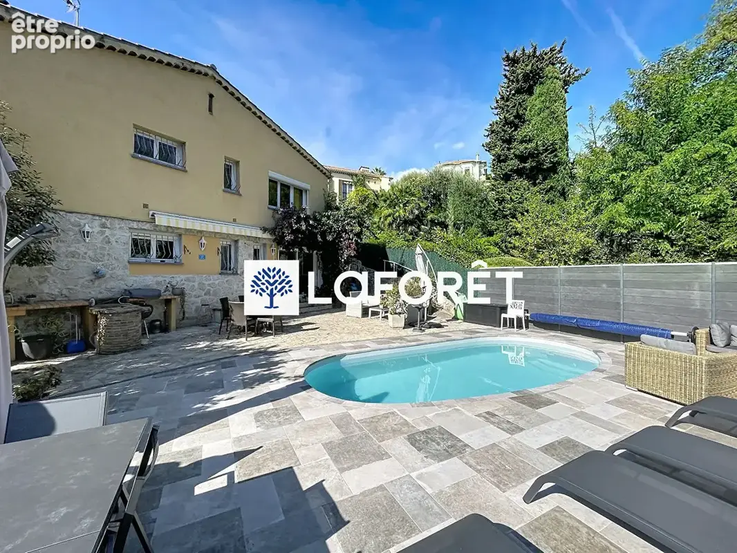 Maison Vence 9 pièce(s) 207 m2 - photo 8