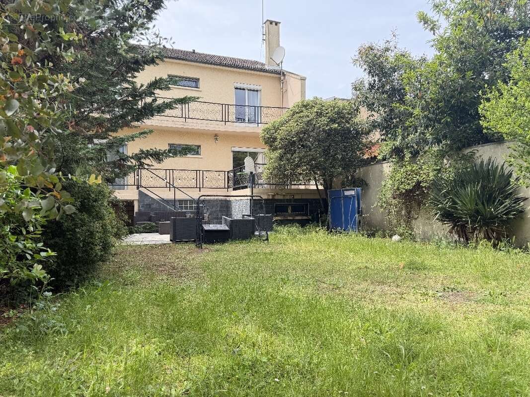 Maison à CHAMPIGNY-SUR-MARNE