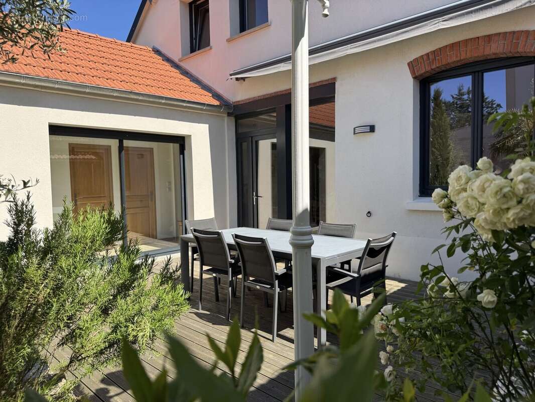 Maison à GUEUX