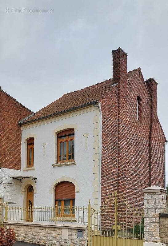 Maison à BRUAY-LA-BUISSIERE