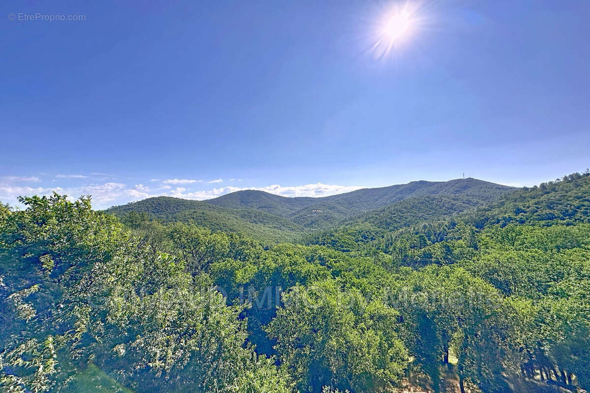 Maison à LA GARDE-FREINET