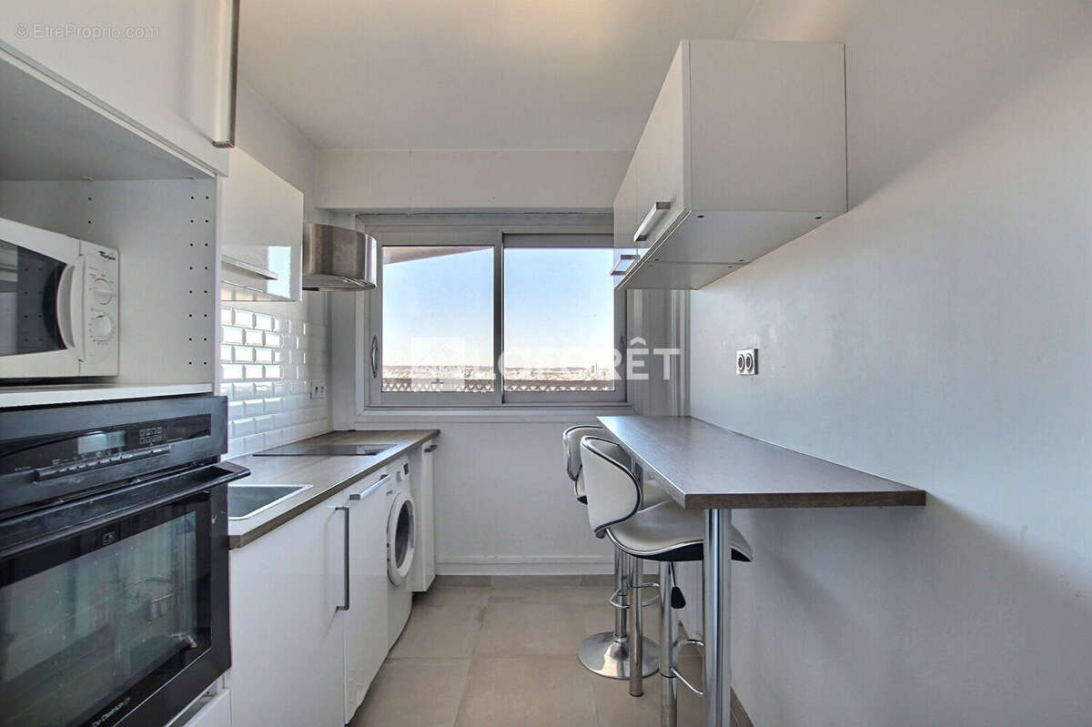 Appartement à COURBEVOIE