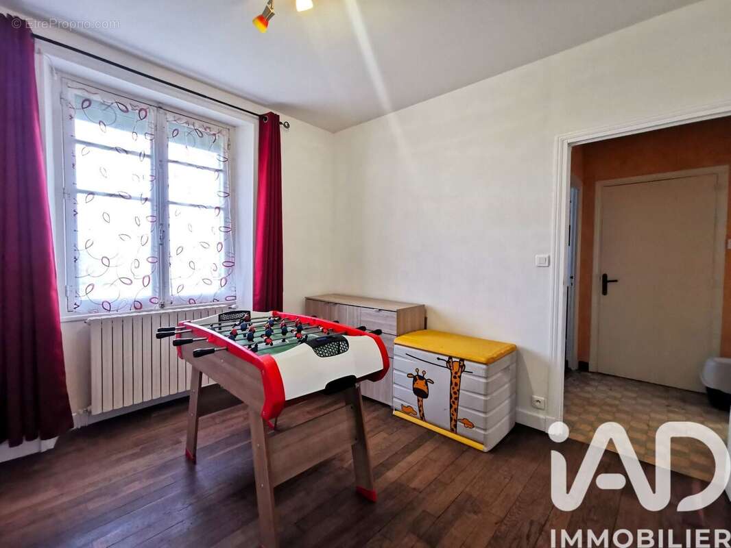Maison 135 m² à Saint-Santin-De-Maurs  - photo 9