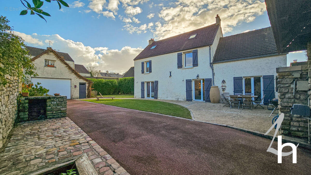 Maison à FONTENAY-LE-PESNEL