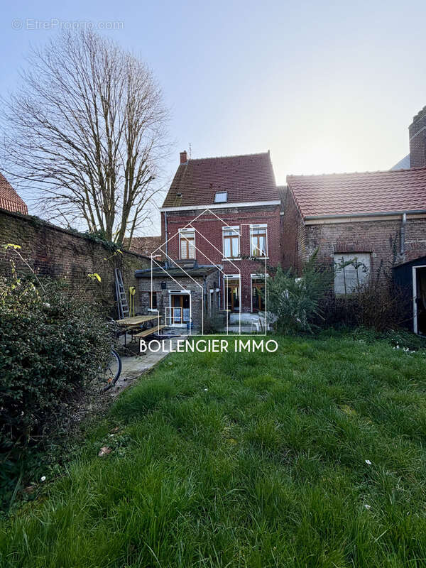 Maison à HAZEBROUCK