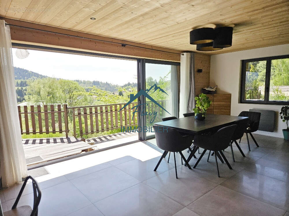Maison à LE THOLY