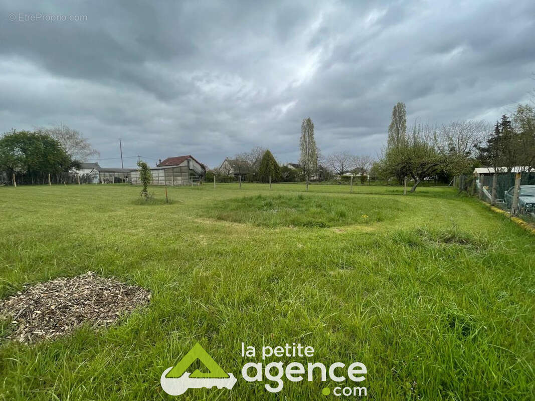 Terrain à BOURGES