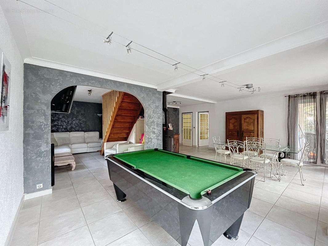 Maison à SAINT-JEAN-DE-MUZOLS