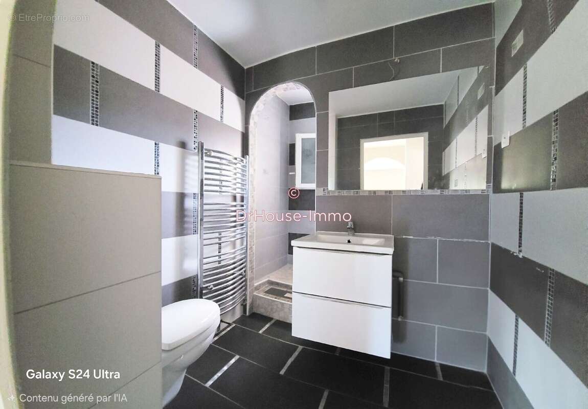 Appartement à UNIEUX