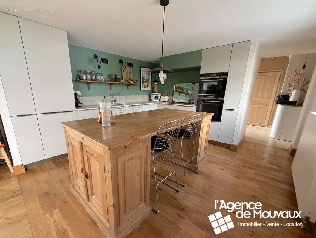 Maison à PERONNE-EN-MELANTOIS