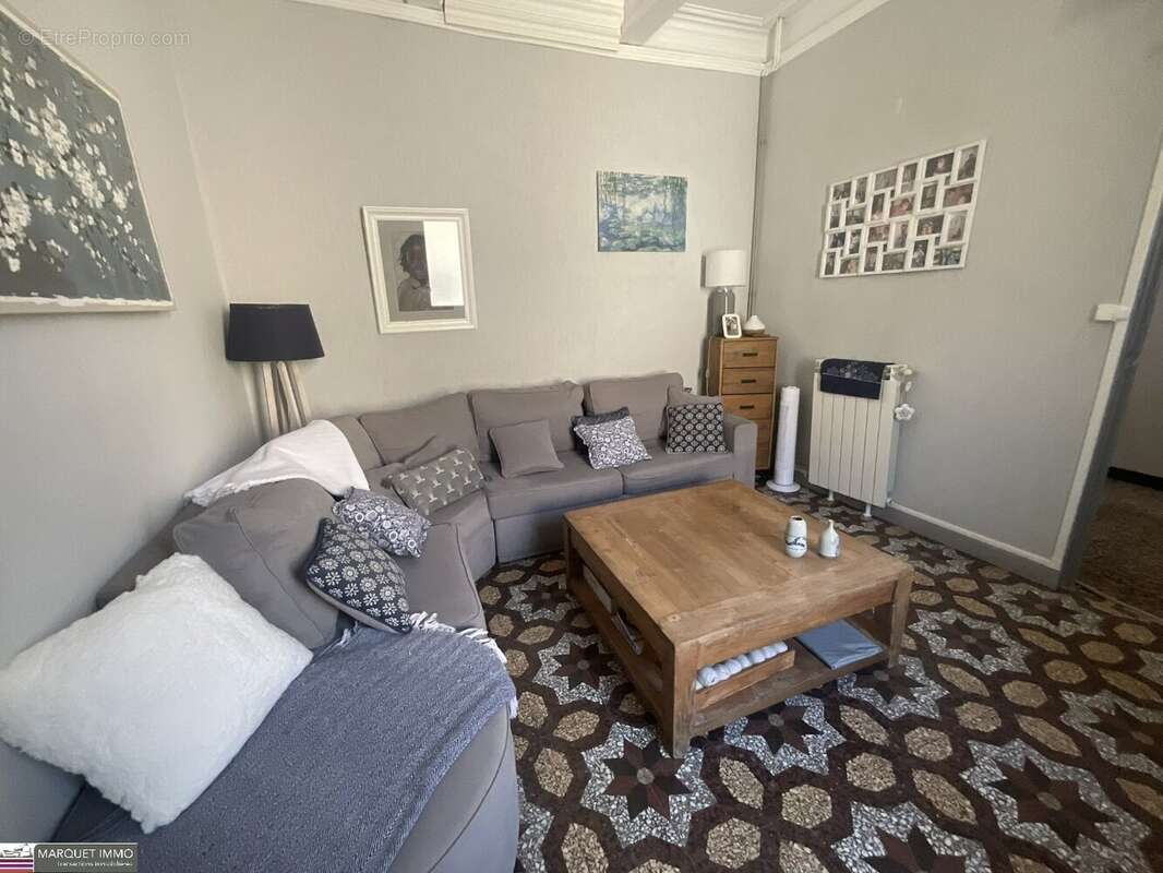 Le charme intemporel d'une Maison de Maitre T6 offrant 176 m² donnant sur patio intimiste avec piscine, nichée au coeur de Corne - photo 19