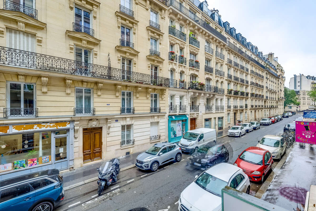 Appartement à PARIS-14E