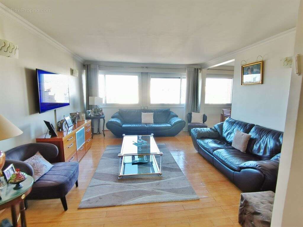 Appartement à PARIS-19E