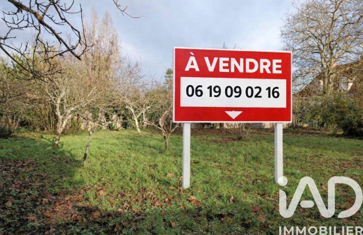 Photo 1 - Terrain à AMILLY