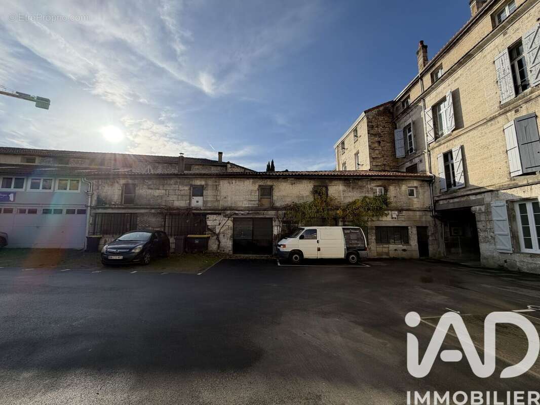 Appartement 250 m² à Angouleme  - photo 2