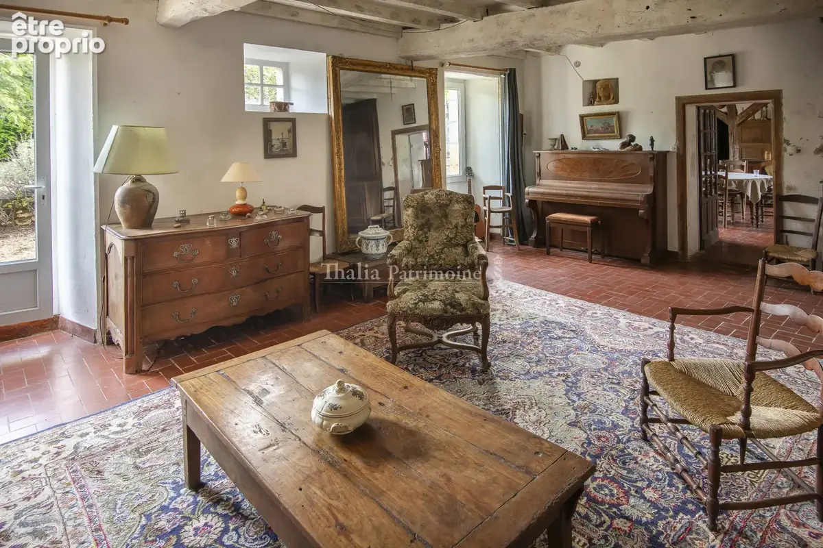 MAGNIFIQUE PROPRIETE A RENOVER   380 m2 environ -10 chambres, 1 dortoir- terrain 2ha8, dépendances - MAREUIL e - photo 9