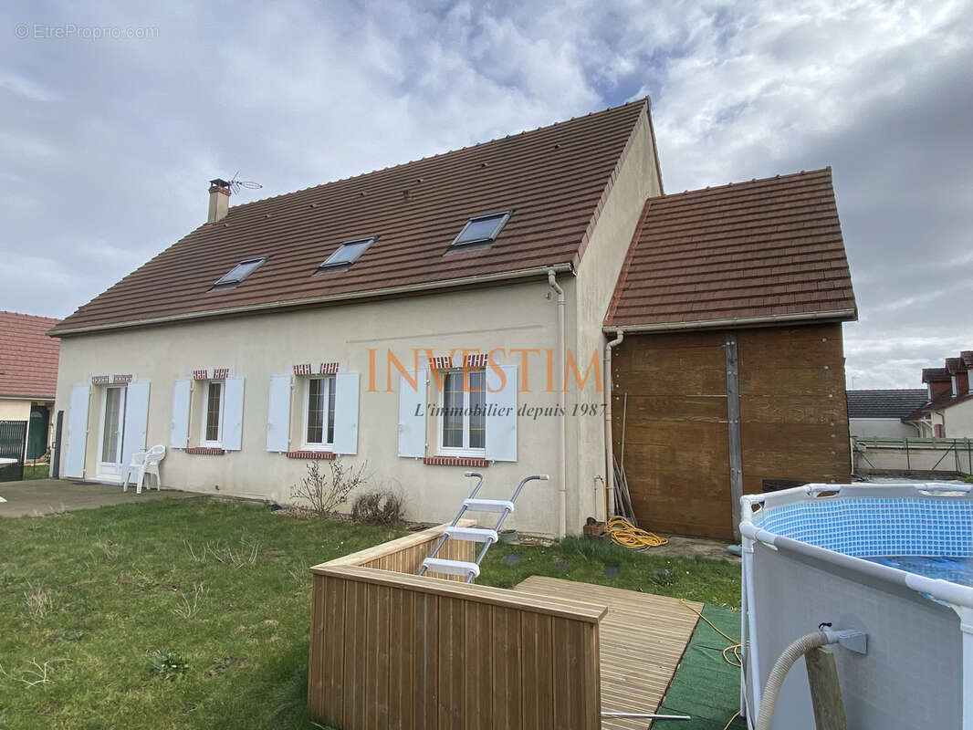 Maison à VILLEBAROU