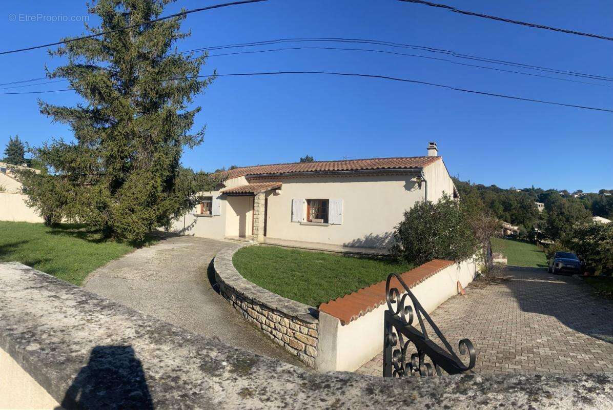 Maison à BARJAC