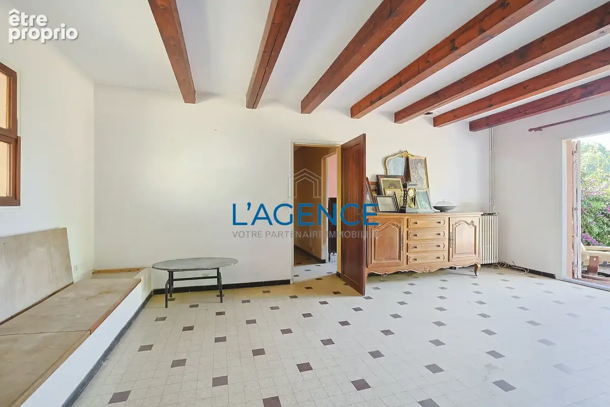 PROPRIETE GIENS 5000m2 deux maisons à 250m2 de la mer - photo 16