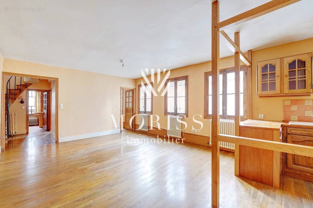 Appartement à PARIS-17E