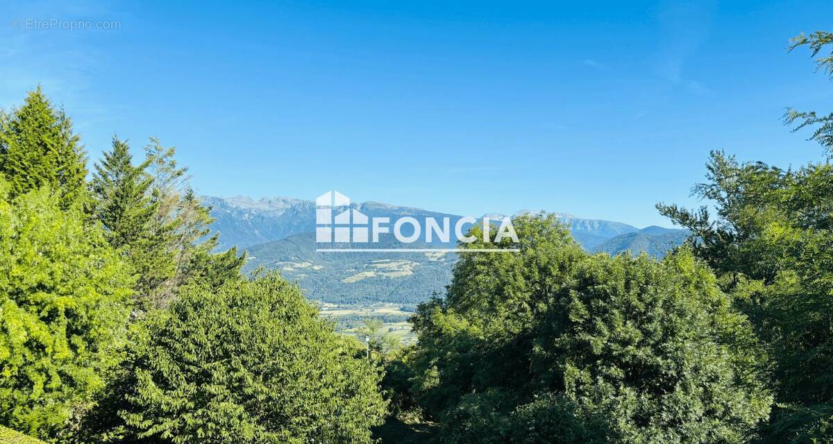 Appartement à CORENC
