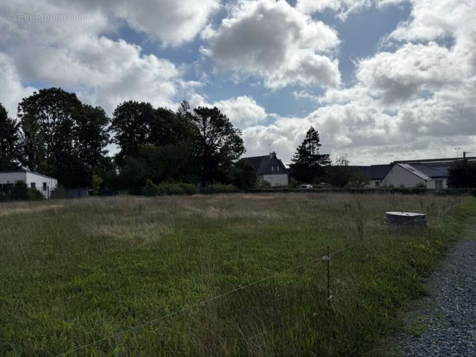 Terrain à PLESSALA