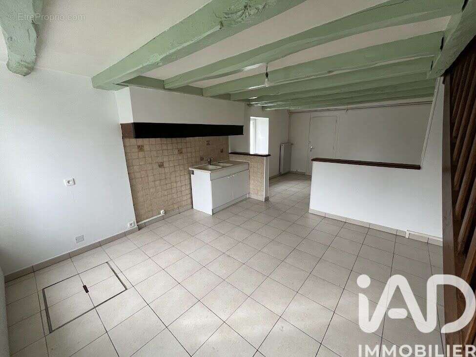 Maison 89 m² à Pageas  - photo 3