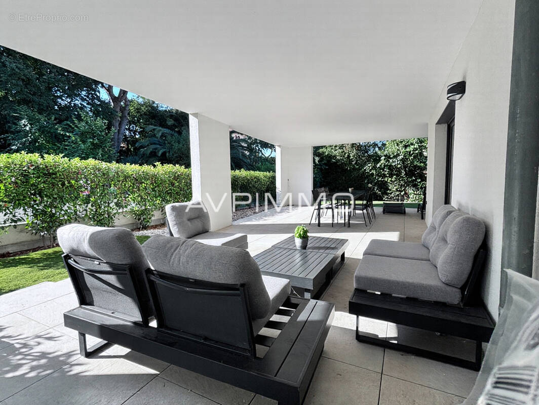 Appartement à SAINT-CYR-SUR-MER