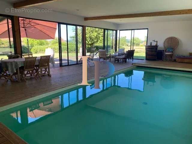 Maison à SAINT-CHRISTOPHE-EN-BRIONNAIS