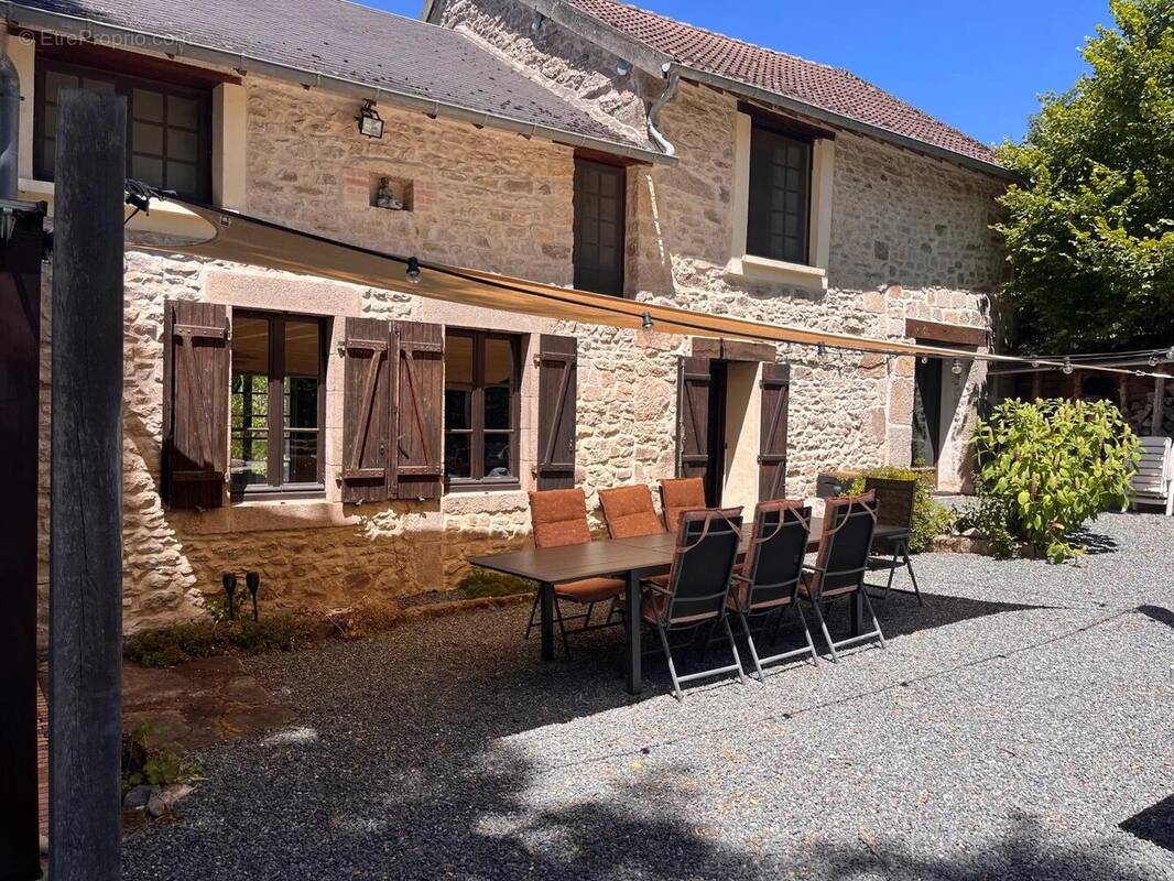 Maison à SAINT-SILVAIN-SOUS-TOULX