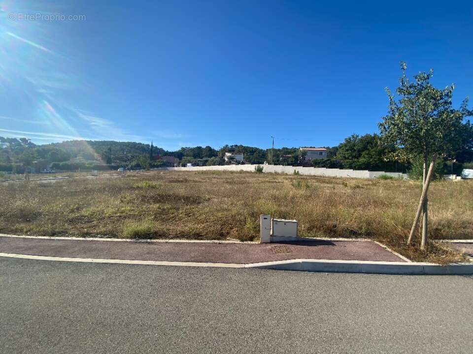 Terrain à BRIGNOLES