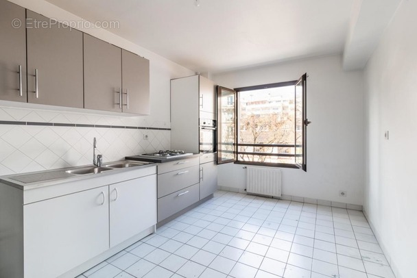 Appartement à PARIS-12E